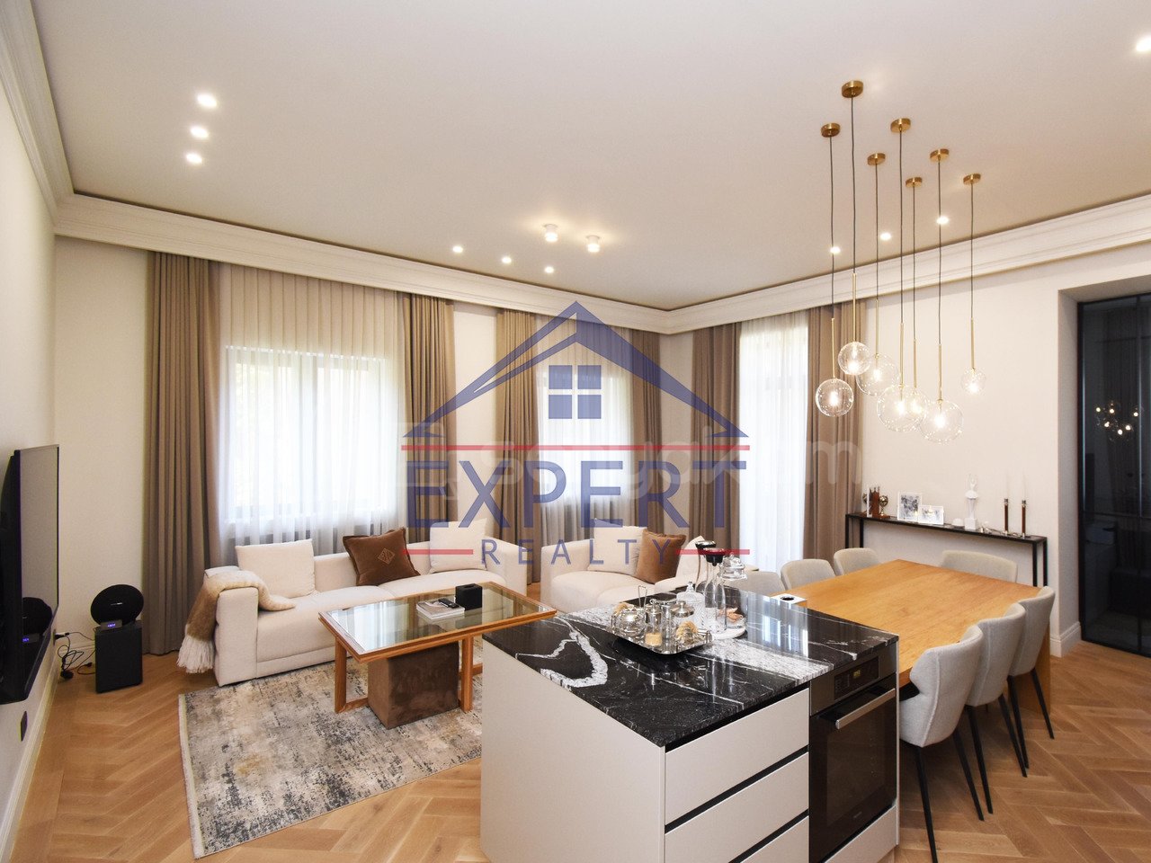 3 Սենյականոց Բնակարան Քարե Շենքում, 88քմ, 4/5 հարկ, Դիզայներական Վերանորոգված