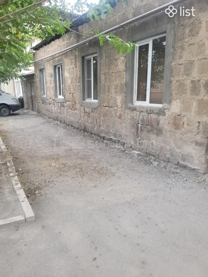 3 Սենյականոց Սեփական Տուն, 16քմ, Նորմալ Վիճակում