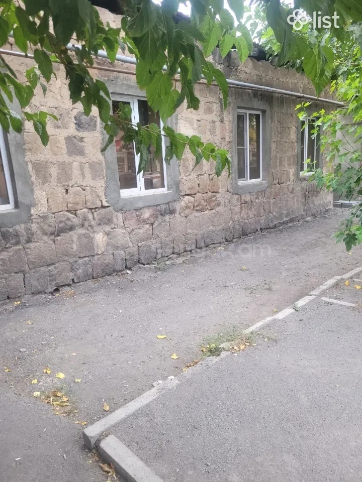 3 Սենյականոց Սեփական Տուն, 16քմ, Նորմալ Վիճակում