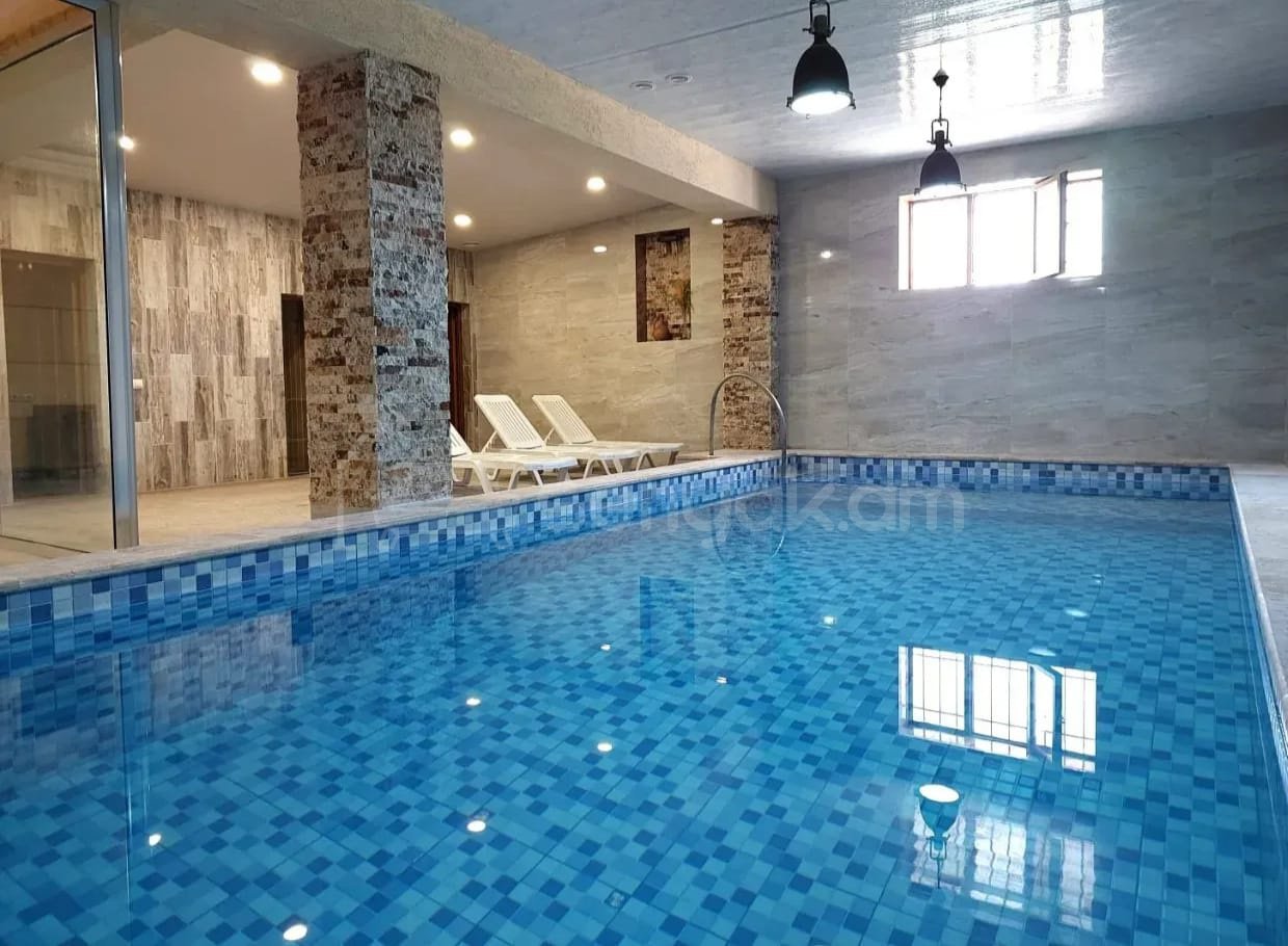 5 Սենյականոց Շքեղ Առանձնատուն, 200քմ, Լողավազանով