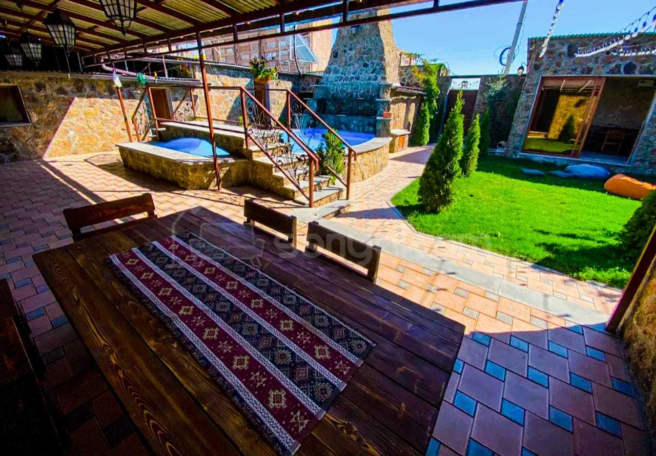 5 Սենյականոց Շքեղ Առանձնատուն, 200քմ, Կահավորված, Լողավազանով, Ավտոտնակով