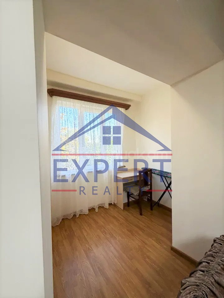 1 Սենյականոց Բնակարան Քարե Շենքում, 49քմ, 2/5 հարկ, Նորմալ Վիճակում, Կահավորված, Արևկող