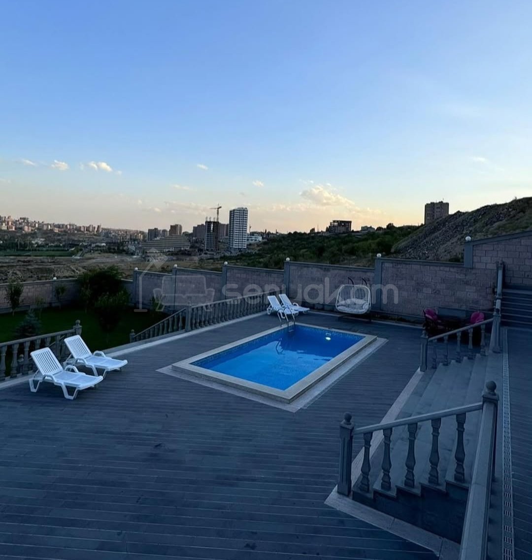 3 Սենյականոց Շքեղ Առանձնատուն, 200քմ, Կահավորված, Լողավազանով, Ավտոտնակով