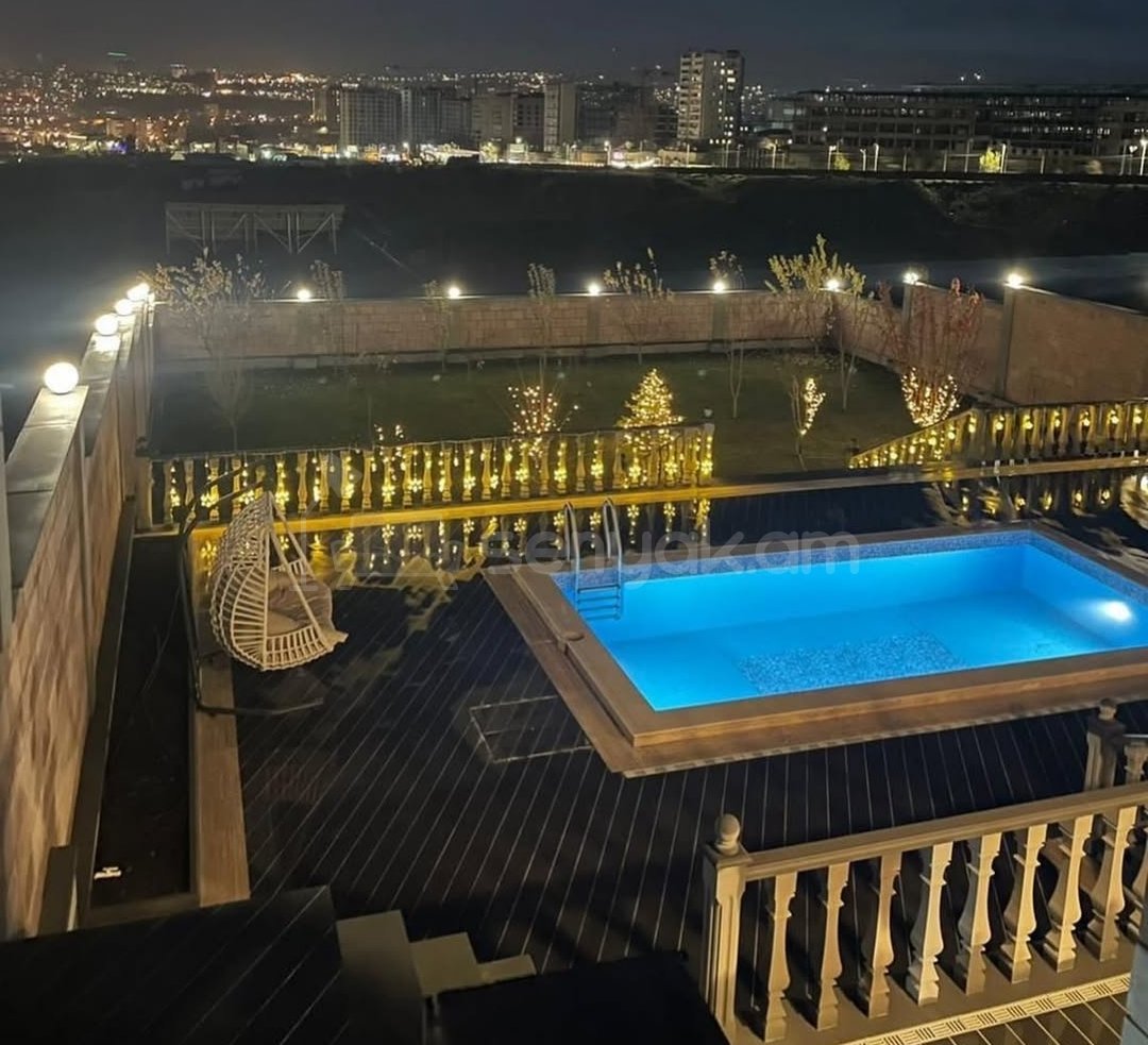 3 Սենյականոց Շքեղ Առանձնատուն, 200քմ, Կահավորված, Լողավազանով, Ավտոտնակով