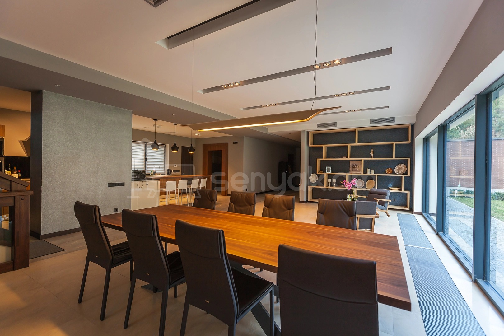 5 Սենյականոց Շքեղ Առանձնատուն, 200քմ, Կահավորված, Լողավազանով, Ավտոտնակով