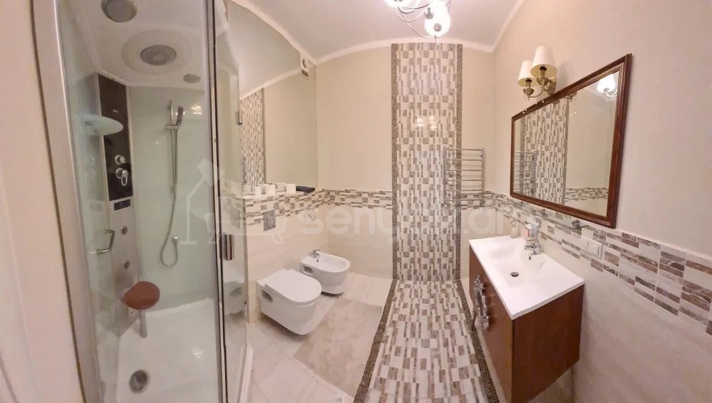 5 Սենյականոց Շքեղ Առանձնատուն, 200քմ, Կահավորված, Լողավազանով, Ավտոտնակով