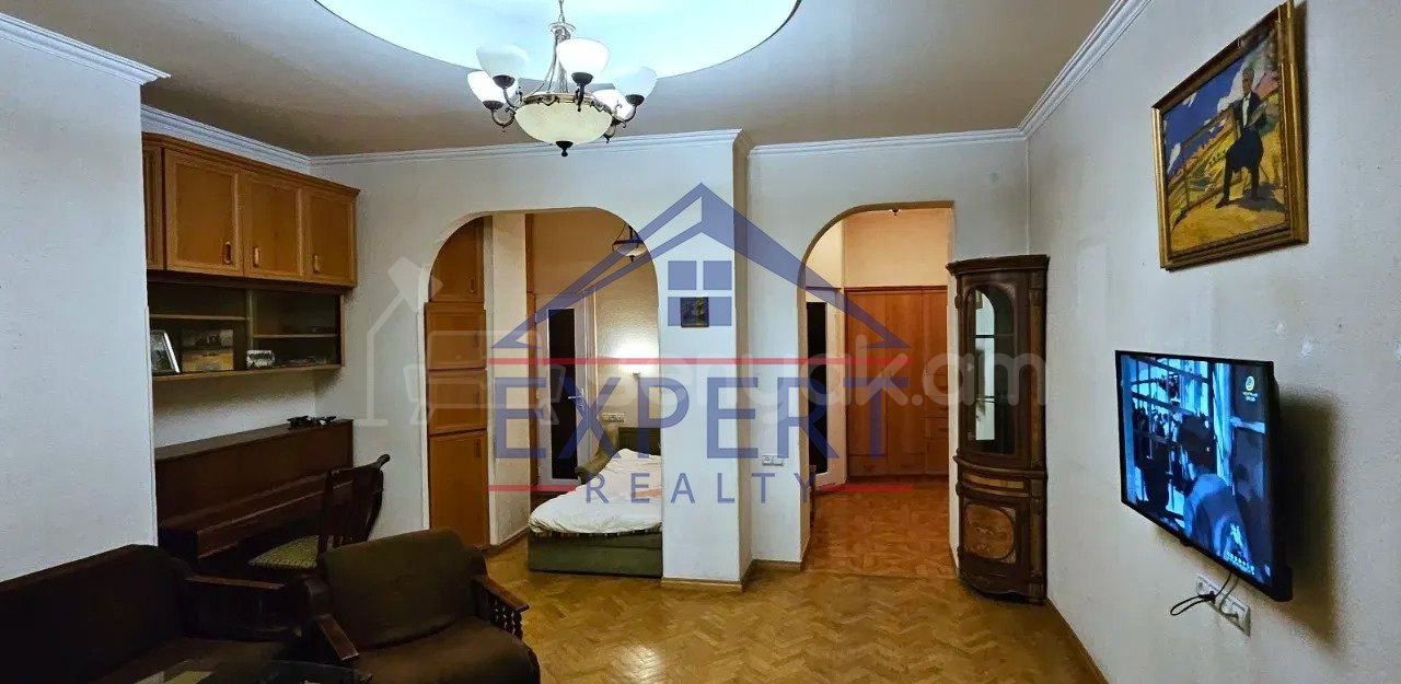 2 Սենյականոց Բնակարան Քարե Շենքում, 50քմ, 2/4 հարկ, Նորմալ Վիճակում