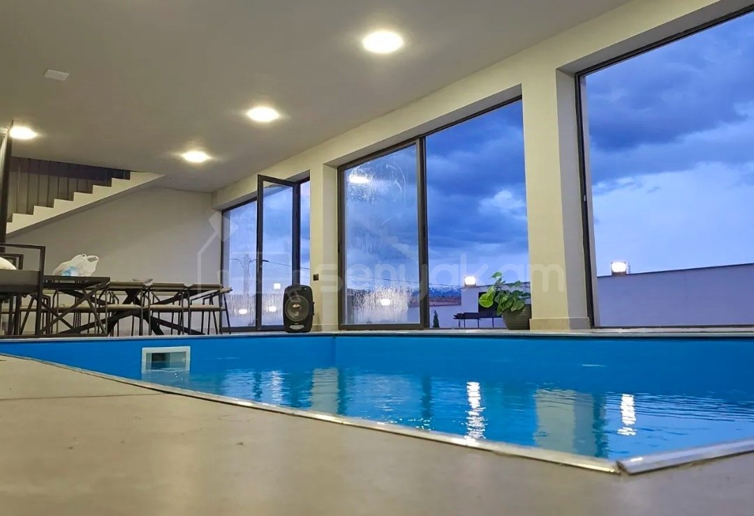 5 Սենյականոց Շքեղ Առանձնատուն, 200քմ, Կահավորված, Լողավազանով, Ավտոտնակով