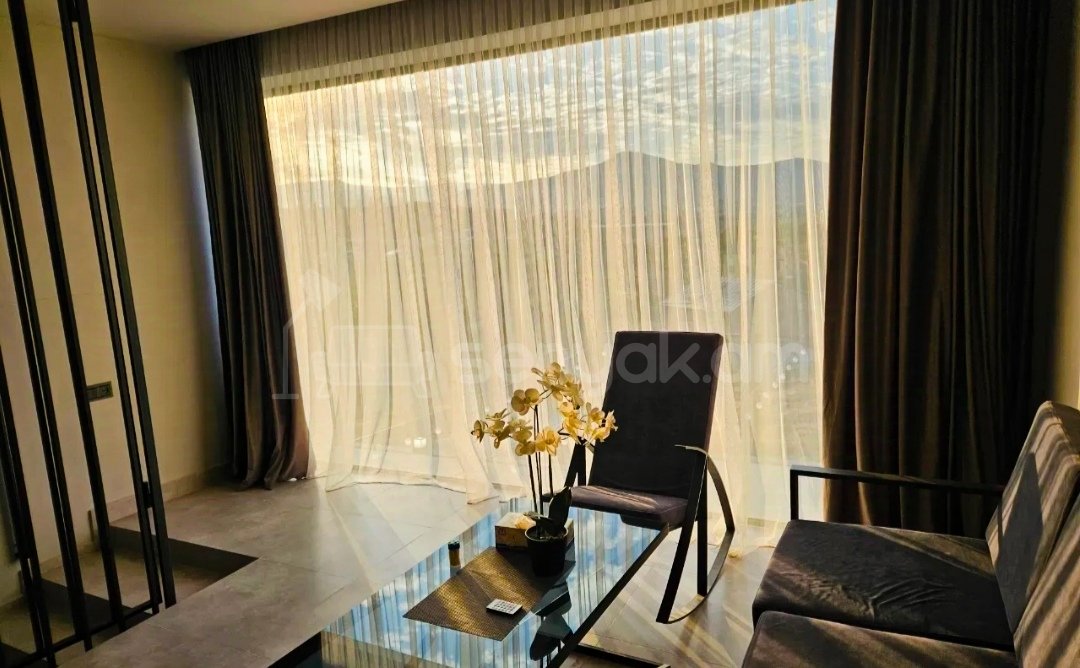 5 Սենյականոց Շքեղ Առանձնատուն, 200քմ, Կահավորված, Լողավազանով, Ավտոտնակով