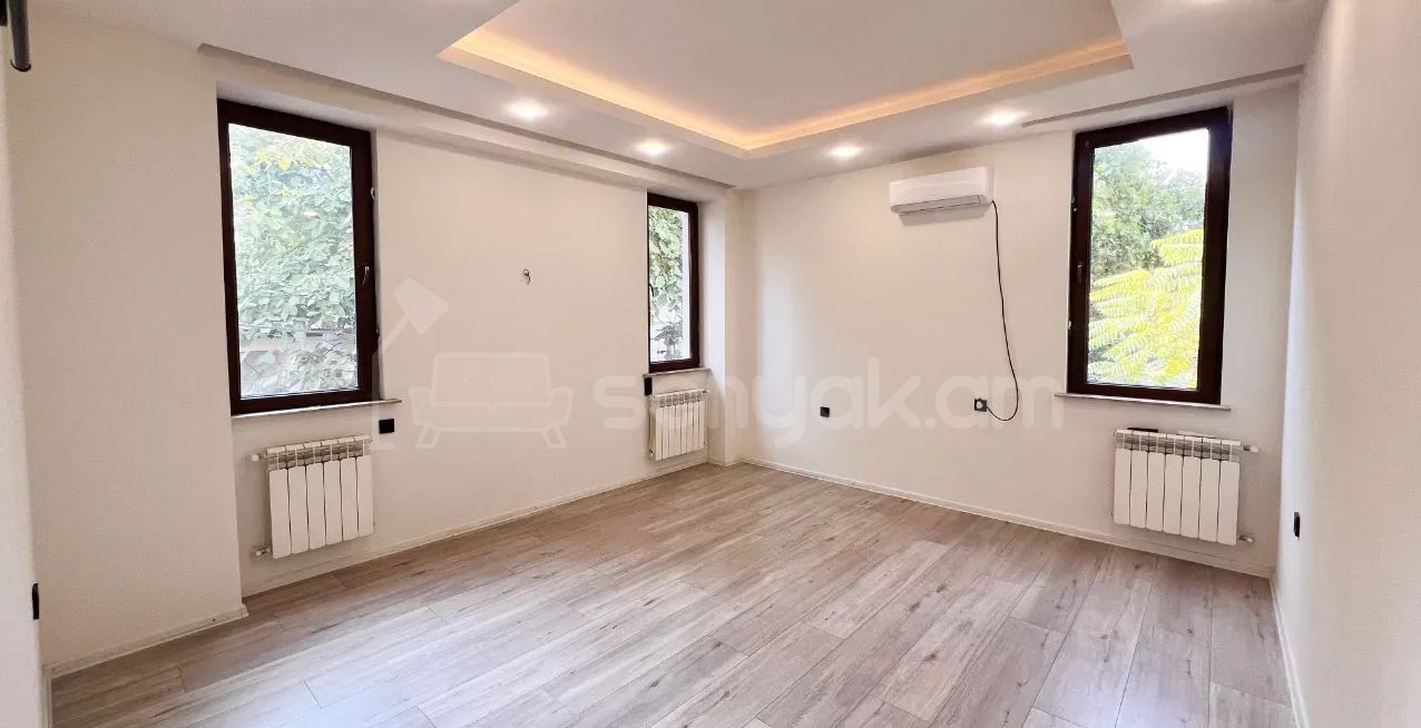 Շենք-Շինություն, 210քմ, Կապիտալ Վերանորոգված