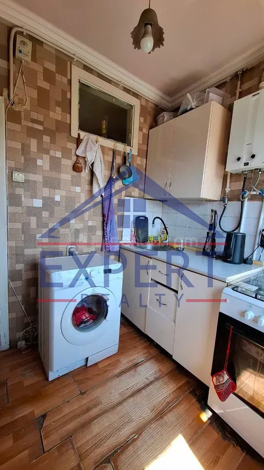 1 Սենյականոց Բնակարան Քարե Շենքում, 31քմ, 4/5 հարկ, Նորմալ Վիճակում