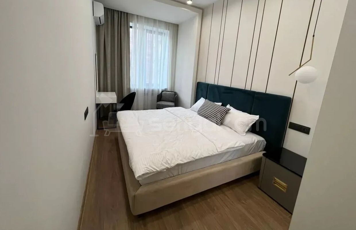 3 Սենյականոց Բնակարան Քարե Շենքում, 85քմ, 4/4 հարկ, Դիզայներական Վերանորոգված, Կահավորված, Արևկող