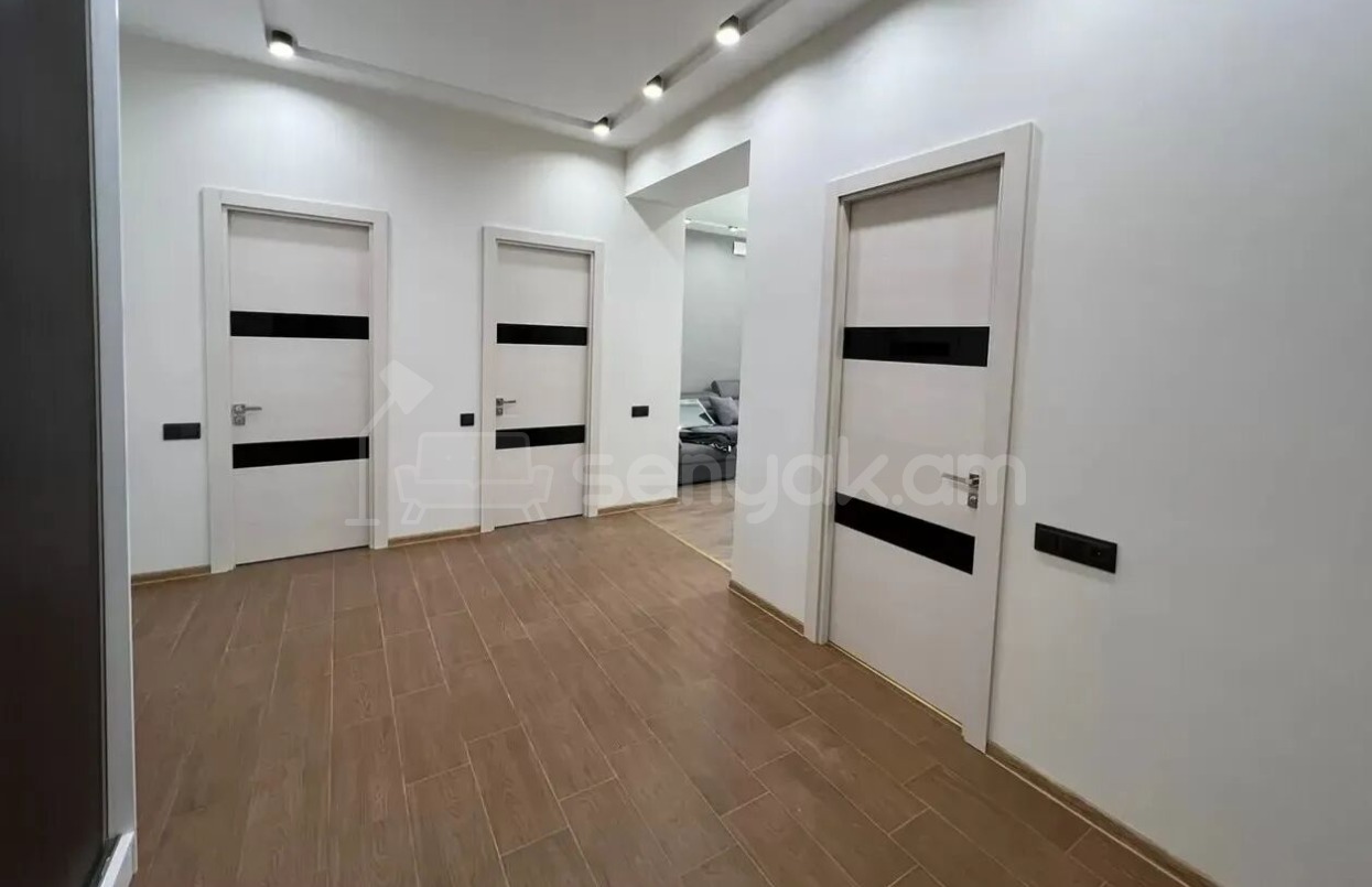 3 Սենյականոց Բնակարան Քարե Շենքում, 85քմ, 4/4 հարկ, Դիզայներական Վերանորոգված, Կահավորված, Արևկող