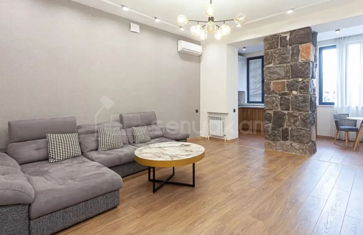 3 Սենյականոց Բնակարան Քարե Շենքում, 85քմ, 4/4 հարկ, Դիզայներական Վերանորոգված, Կահավորված, Արևկող