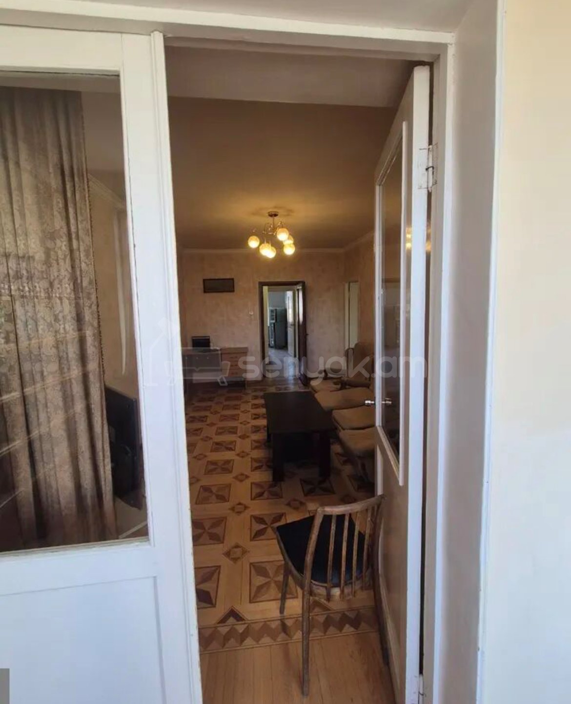 3 Սենյականոց Բնակարան Քարե Շենքում, 76քմ, 4/5 հարկ, Նորմալ Վիճակում, Կահավորված, Արևկող