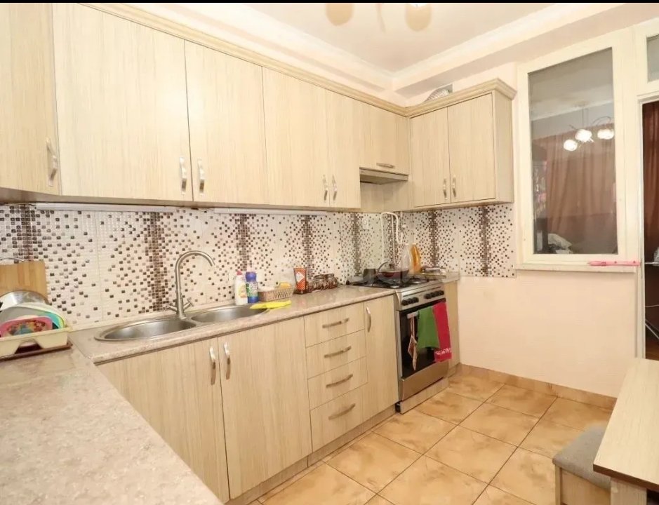 3 Սենյականոց Բնակարան, 83քմ, 7/11 հարկ, Նորմալ Վիճակում