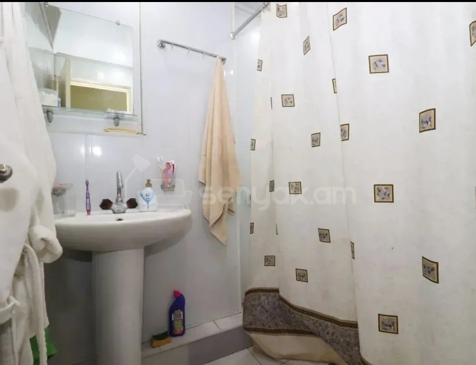 3 Սենյականոց Բնակարան, 83քմ, 7/11 հարկ, Նորմալ Վիճակում