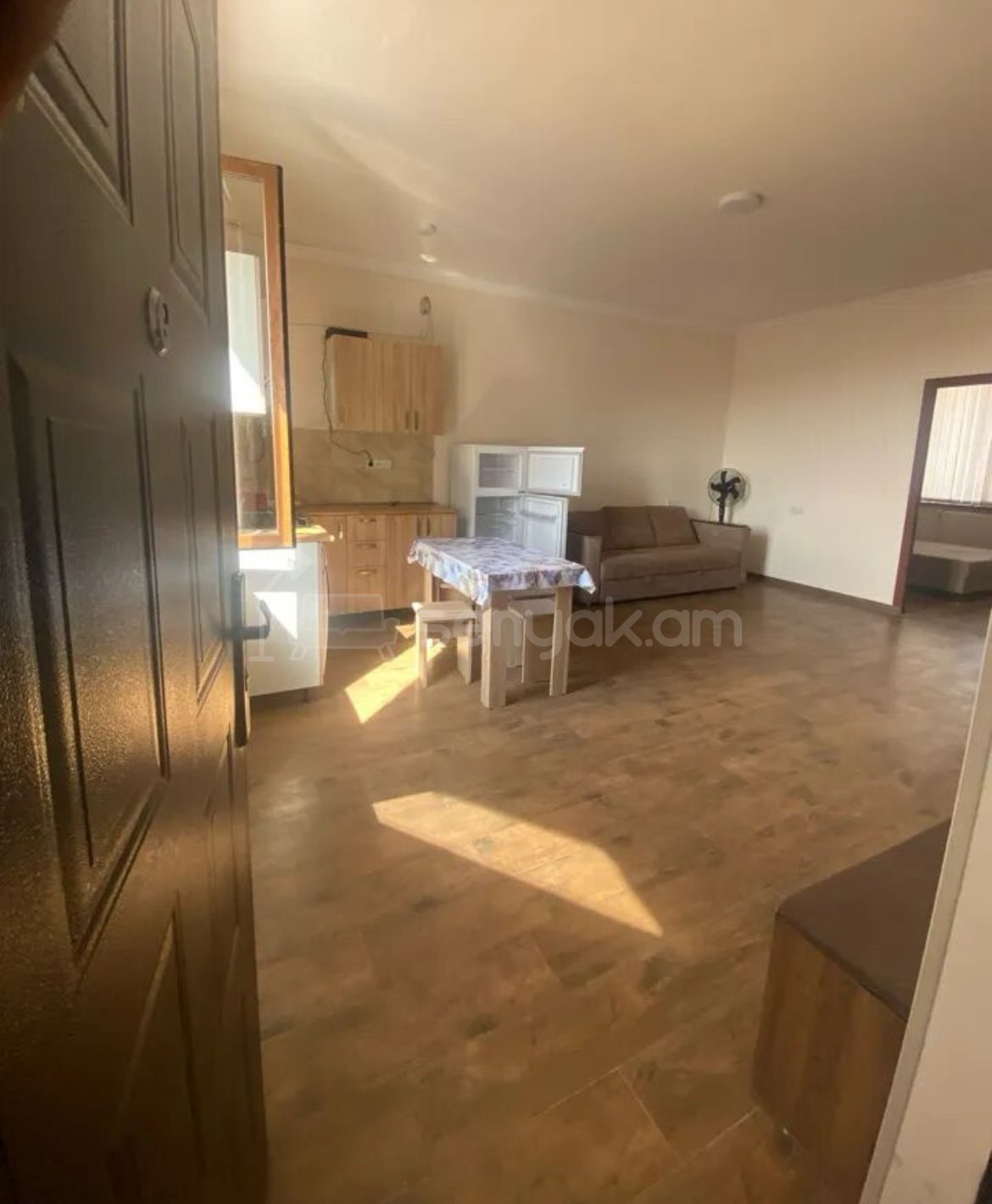 3 Սենյականոց Բնակարան Նորակառույց Քարե Շենքում, 65քմ, 3/3 հարկ, Նորմալ Վիճակում, Կահավորված, Արևկող