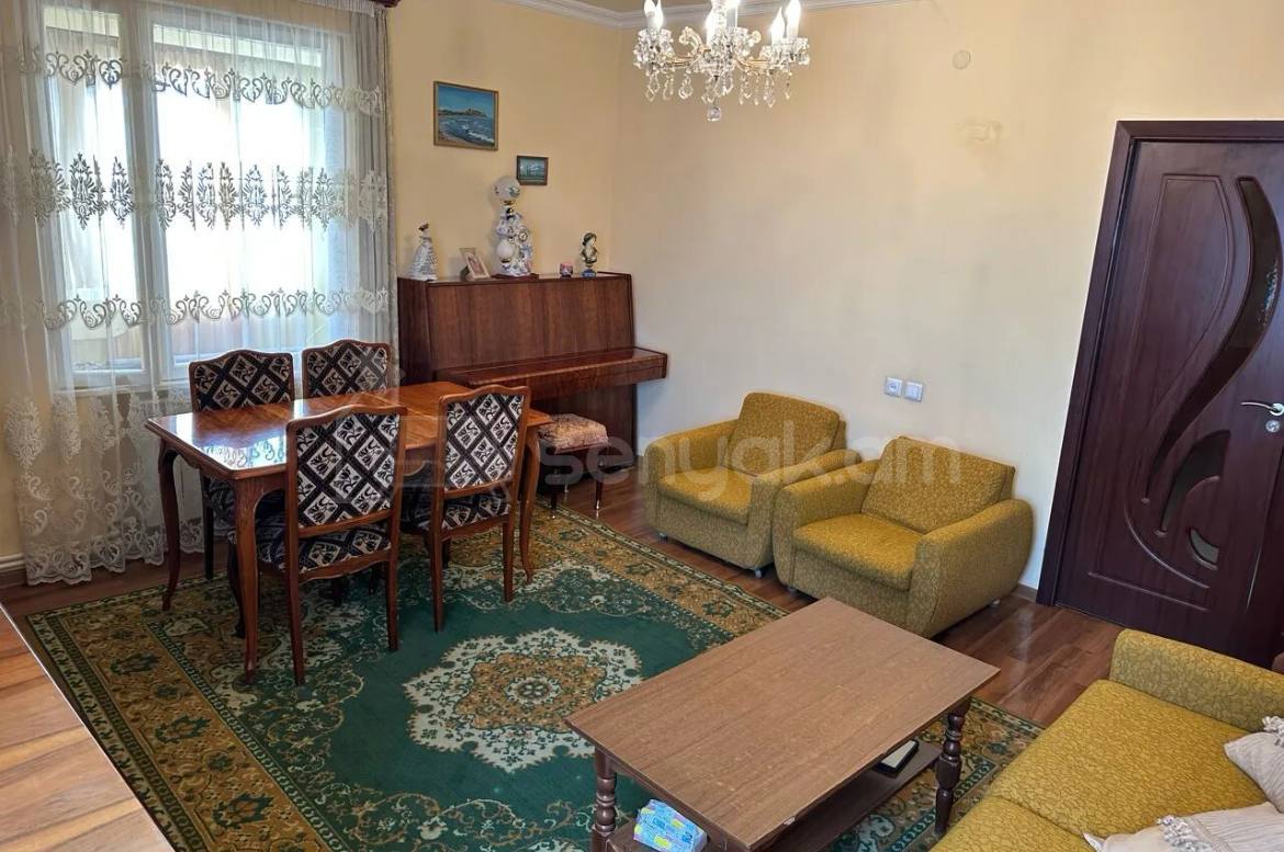 3 Սենյականոց Բնակարան Քարե Շենքում, 71քմ, 13/14 հարկ, Նորմալ Վիճակում