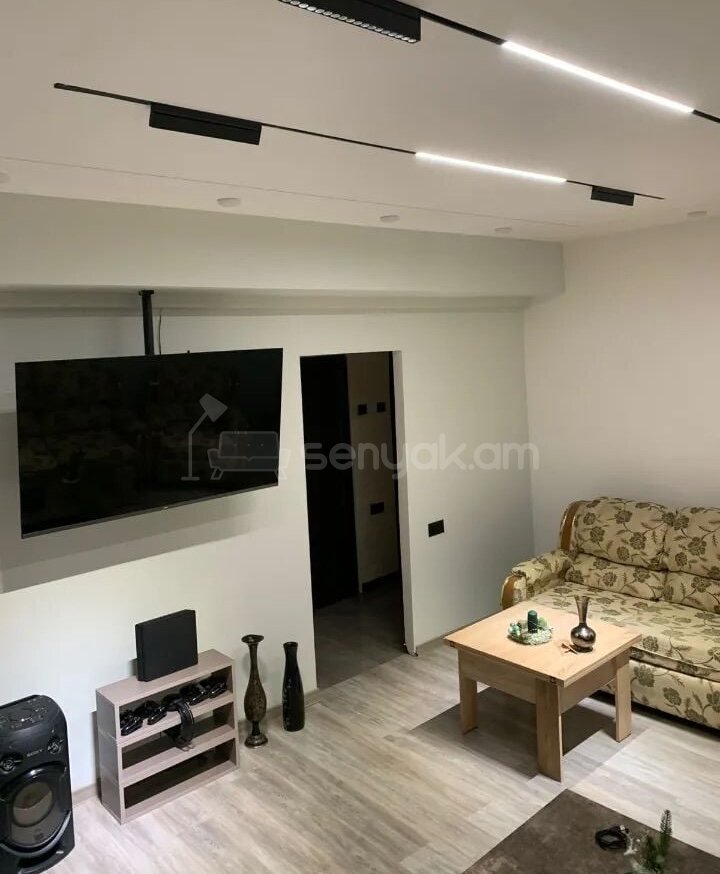 2 Սենյականոց Բնակարան, 40քմ, 6/10 հարկ, Կապիտալ Վերանորոգված, Կահավորված, Արևկող