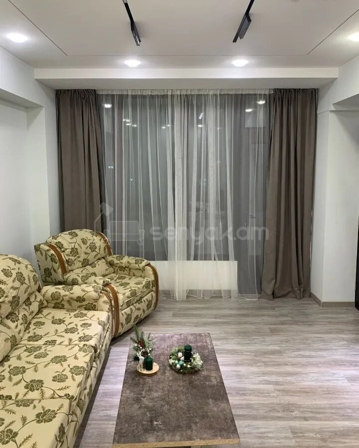 2 Սենյականոց Բնակարան, 40քմ, 6/10 հարկ, Կապիտալ Վերանորոգված, Կահավորված, Արևկող