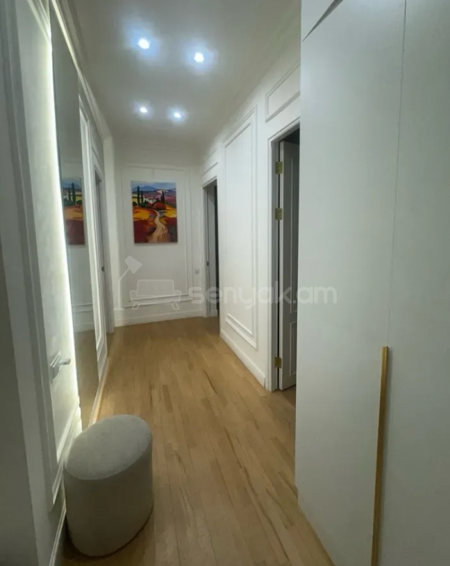 3 Սենյականոց Բնակարան Քարե Շենքում, 100քմ, 4/4 հարկ, Դիզայներական Վերանորոգված