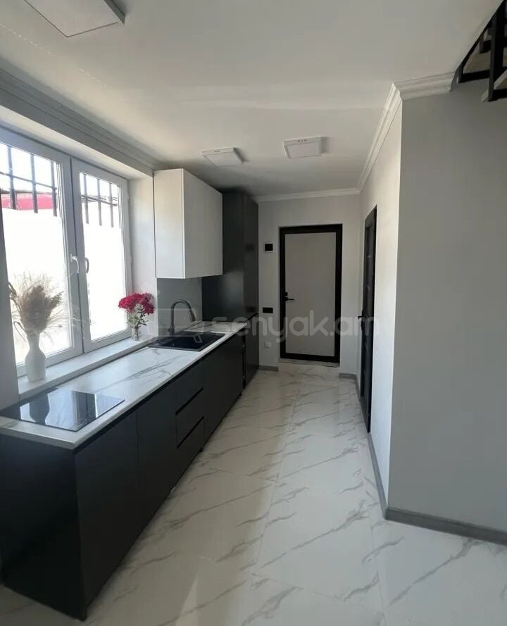 2 Սենյականոց Սեփական Տուն, 35քմ, Կապիտալ Վերանորոգված, Կահավորված