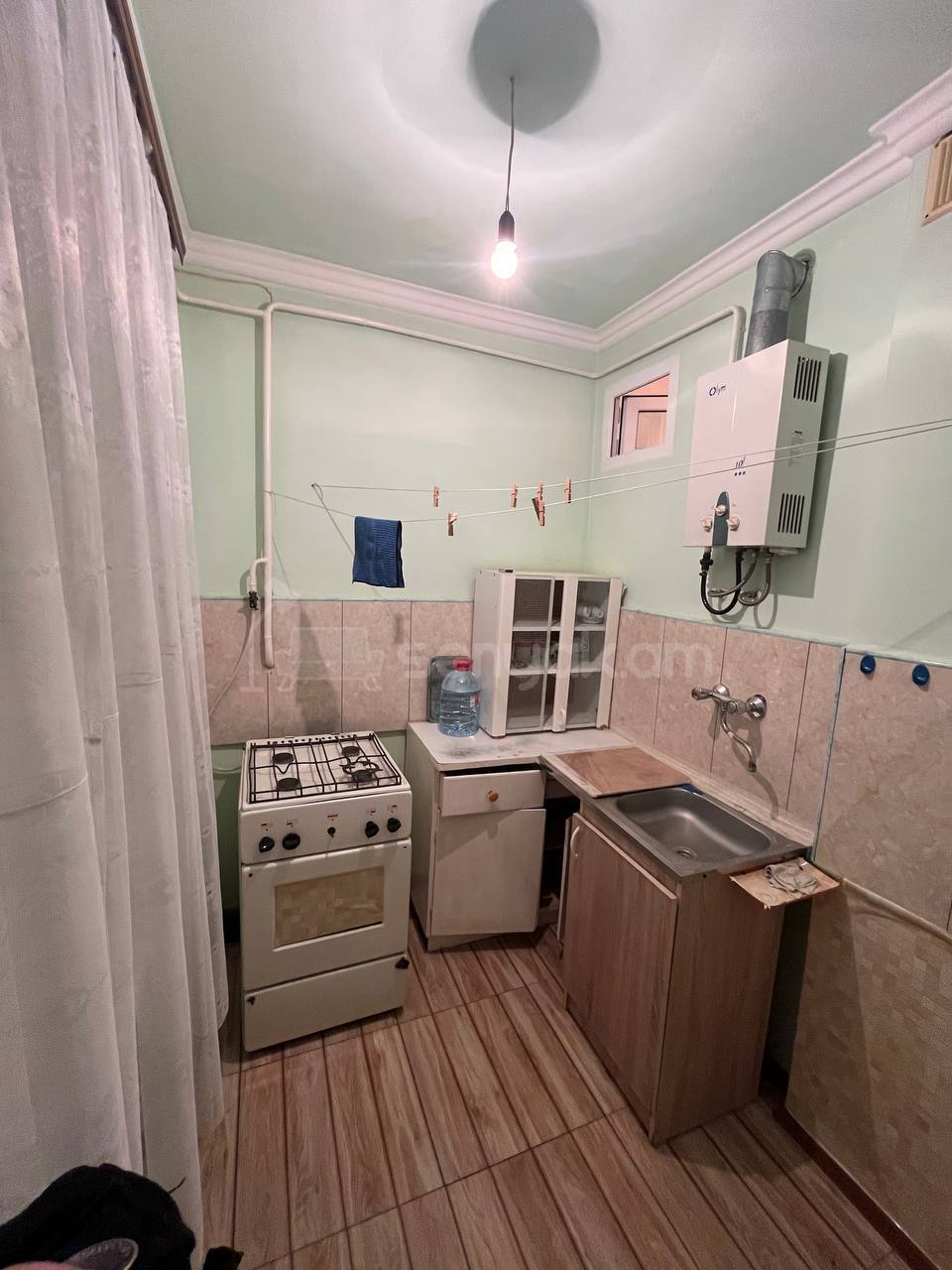 1 Սենյականոց Բնակարան Քարե Շենքում, 40քմ, 2/4 հարկ, Կոսմետիկ Վերանորոգված