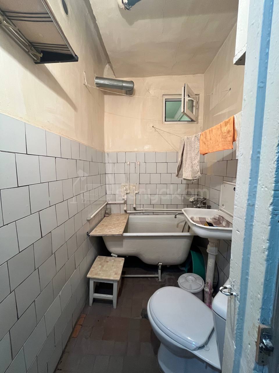 1 Սենյականոց Բնակարան Քարե Շենքում, 40քմ, 2/4 հարկ, Կոսմետիկ Վերանորոգված