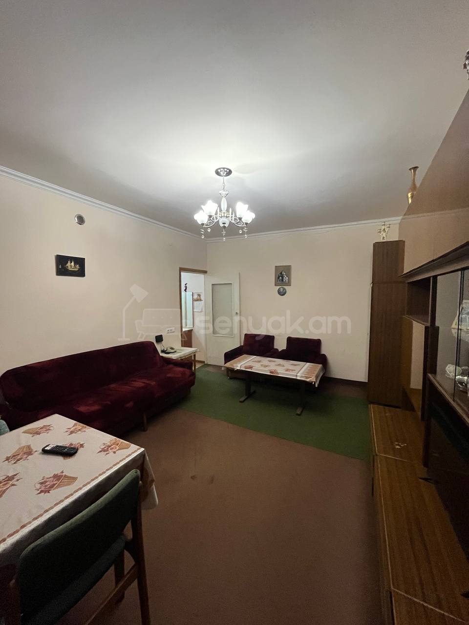 1 Սենյականոց Բնակարան Քարե Շենքում, 40քմ, 2/4 հարկ, Կոսմետիկ Վերանորոգված