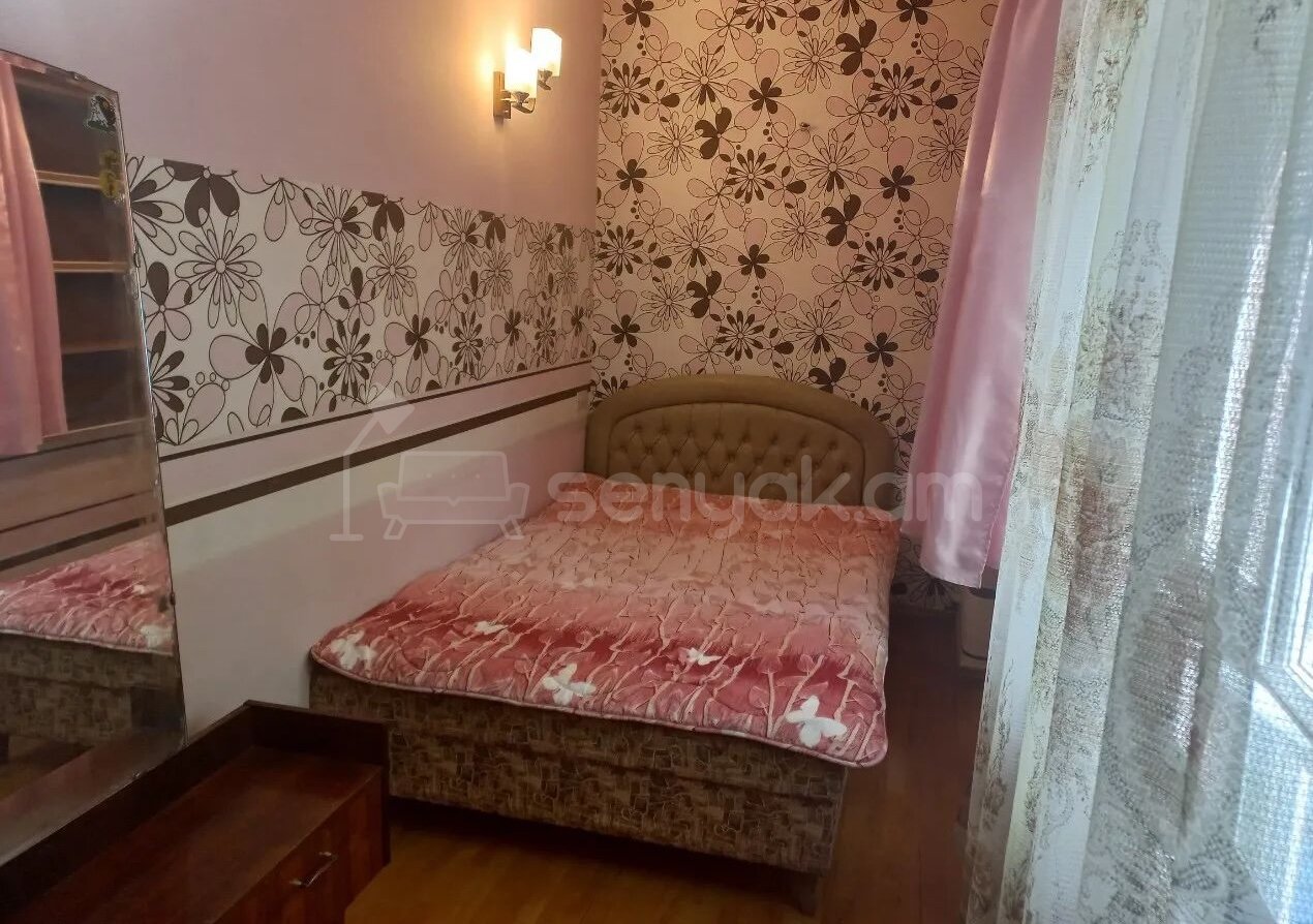 2 Սենյականոց Բնակարան Քարե Շենքում, 50քմ, 1/4 հարկ, Կապիտալ Վերանորոգված, Կահավորված, Արևկող