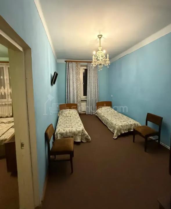 3 Սենյականոց Բնակարան Քարե Շենքում, 100քմ, 3/5 հարկ, Նորմալ Վիճակում, Կահավորված, Արևկող