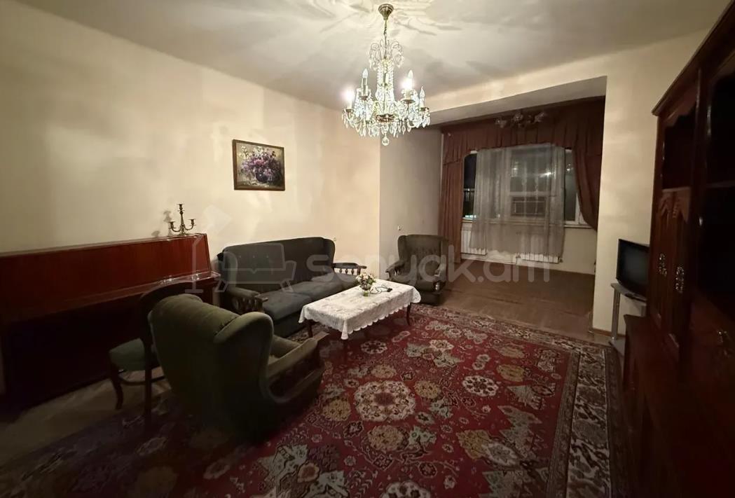 3 Սենյականոց Բնակարան Քարե Շենքում, 100քմ, 3/5 հարկ, Նորմալ Վիճակում, Կահավորված, Արևկող