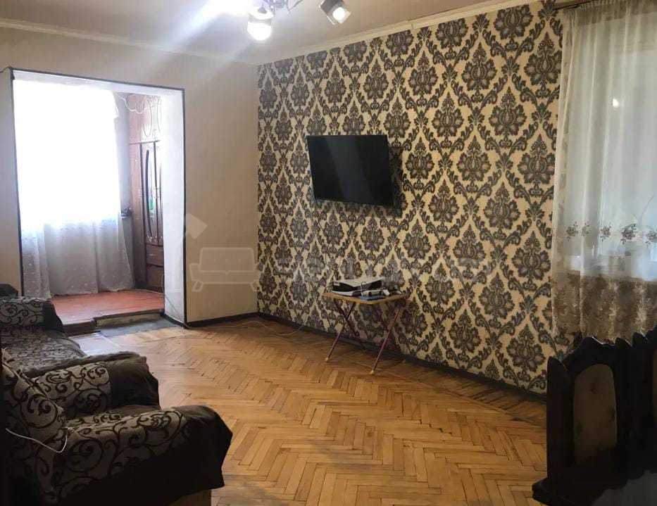 3 Սենյականոց Բնակարան Քարե Շենքում, 115քմ, 3/5 հարկ, Նորմալ Վիճակում