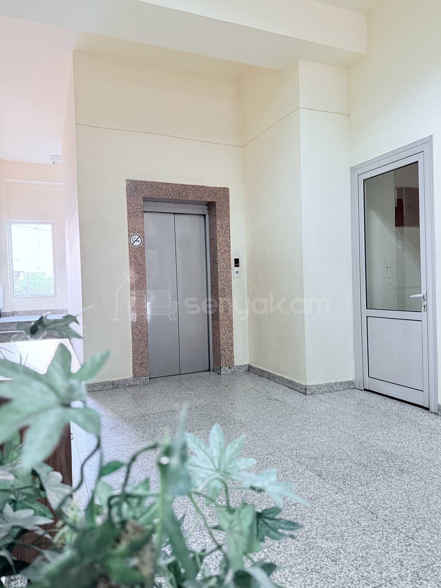 Նորակառույց Օֆիսային Տարածք, 78քմ