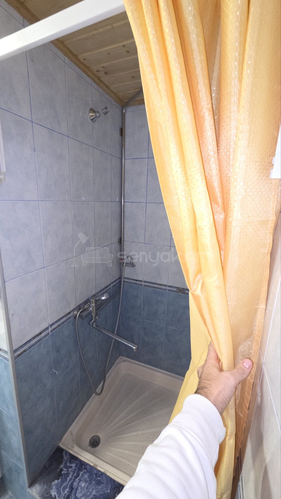 6 Սենյականոց Բնակարան Քարե Շենքում, 81քմ, 3/4 հարկ, Դիզայներական Վերանորոգված