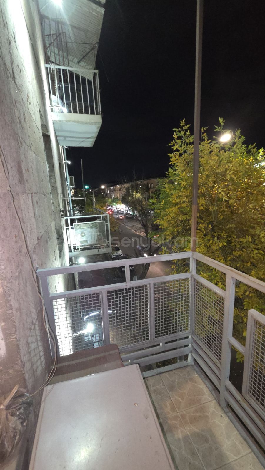 6 Սենյականոց Բնակարան Քարե Շենքում, 81քմ, 3/4 հարկ, Դիզայներական Վերանորոգված