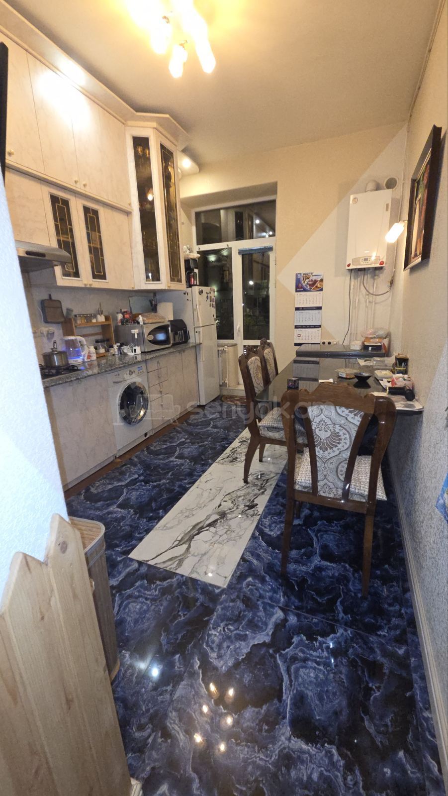 6 Սենյականոց Բնակարան Քարե Շենքում, 81քմ, 3/4 հարկ, Դիզայներական Վերանորոգված