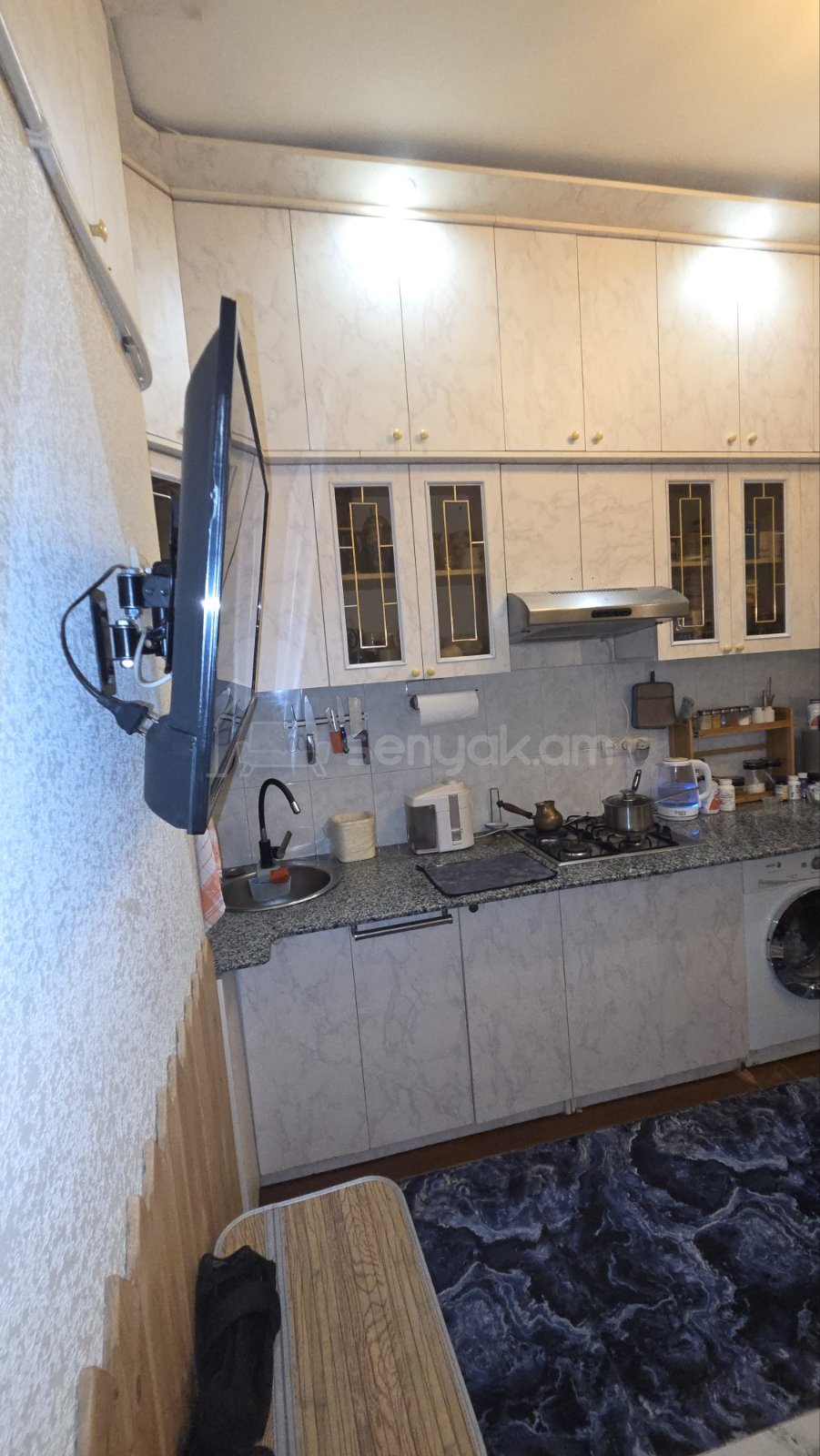 6 Սենյականոց Բնակարան Քարե Շենքում, 81քմ, 3/4 հարկ, Դիզայներական Վերանորոգված