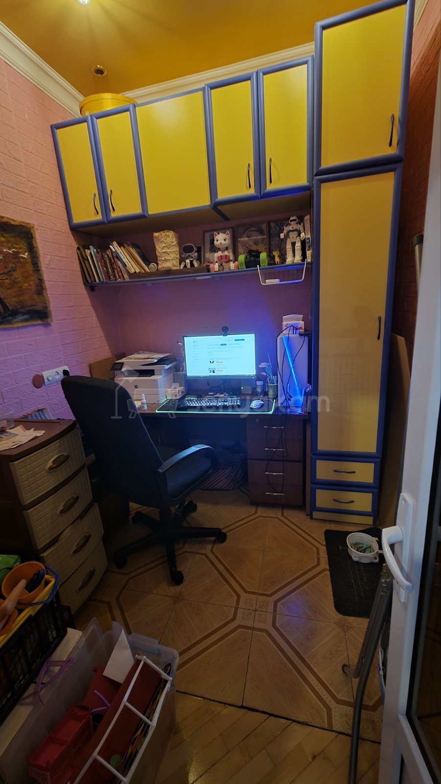 6 Սենյականոց Բնակարան Քարե Շենքում, 81քմ, 3/4 հարկ, Դիզայներական Վերանորոգված