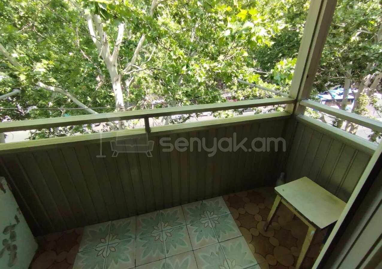 1 Սենյականոց Բնակարան Քարե Շենքում, 40քմ, 4/4 հարկ, Կոսմետիկ Վերանորոգված, Կահավորված, Արևկող