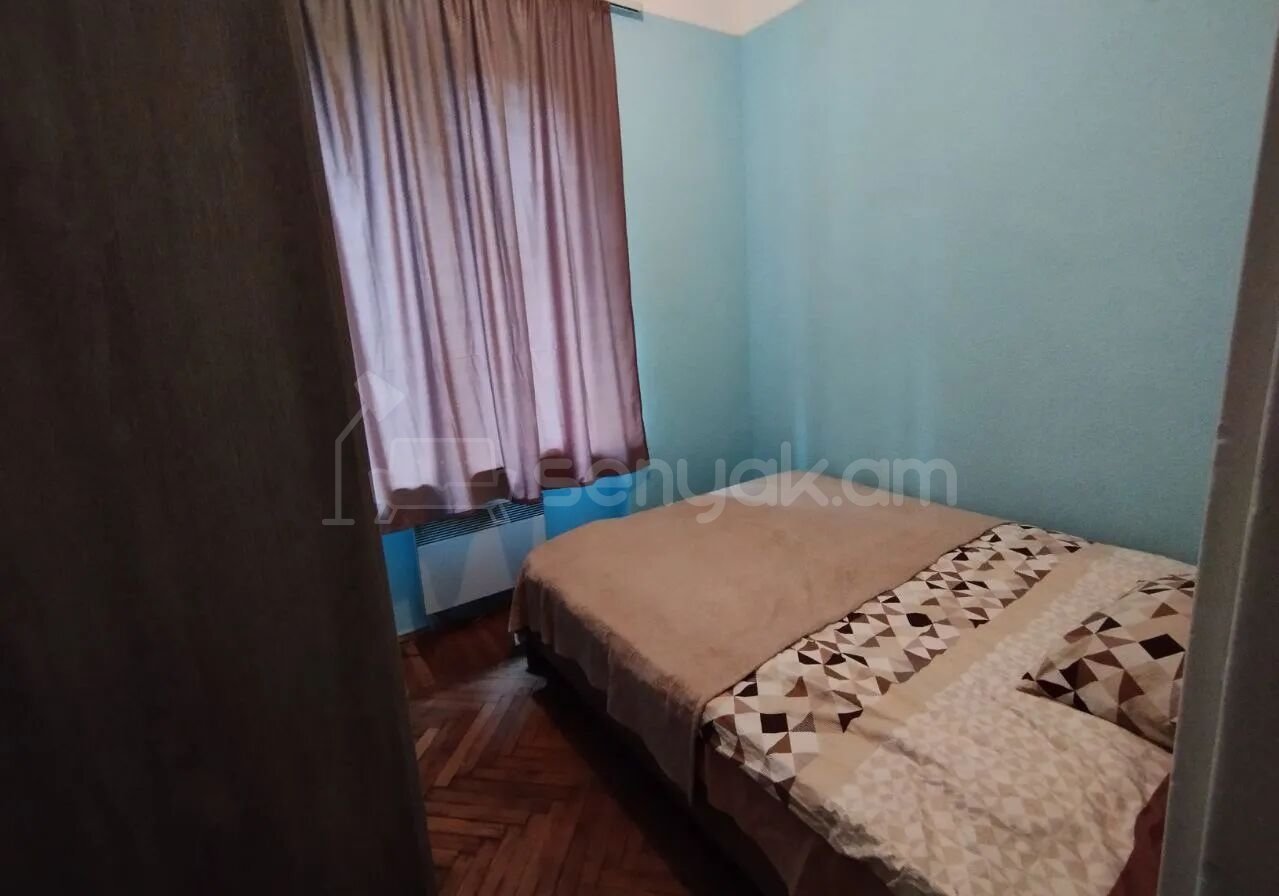 1 Սենյականոց Բնակարան Քարե Շենքում, 40քմ, 4/4 հարկ, Կոսմետիկ Վերանորոգված, Կահավորված, Արևկող