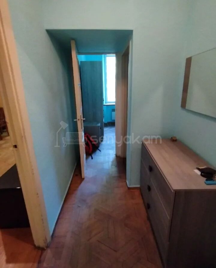 1 Սենյականոց Բնակարան Քարե Շենքում, 40քմ, 4/4 հարկ, Կոսմետիկ Վերանորոգված, Կահավորված, Արևկող