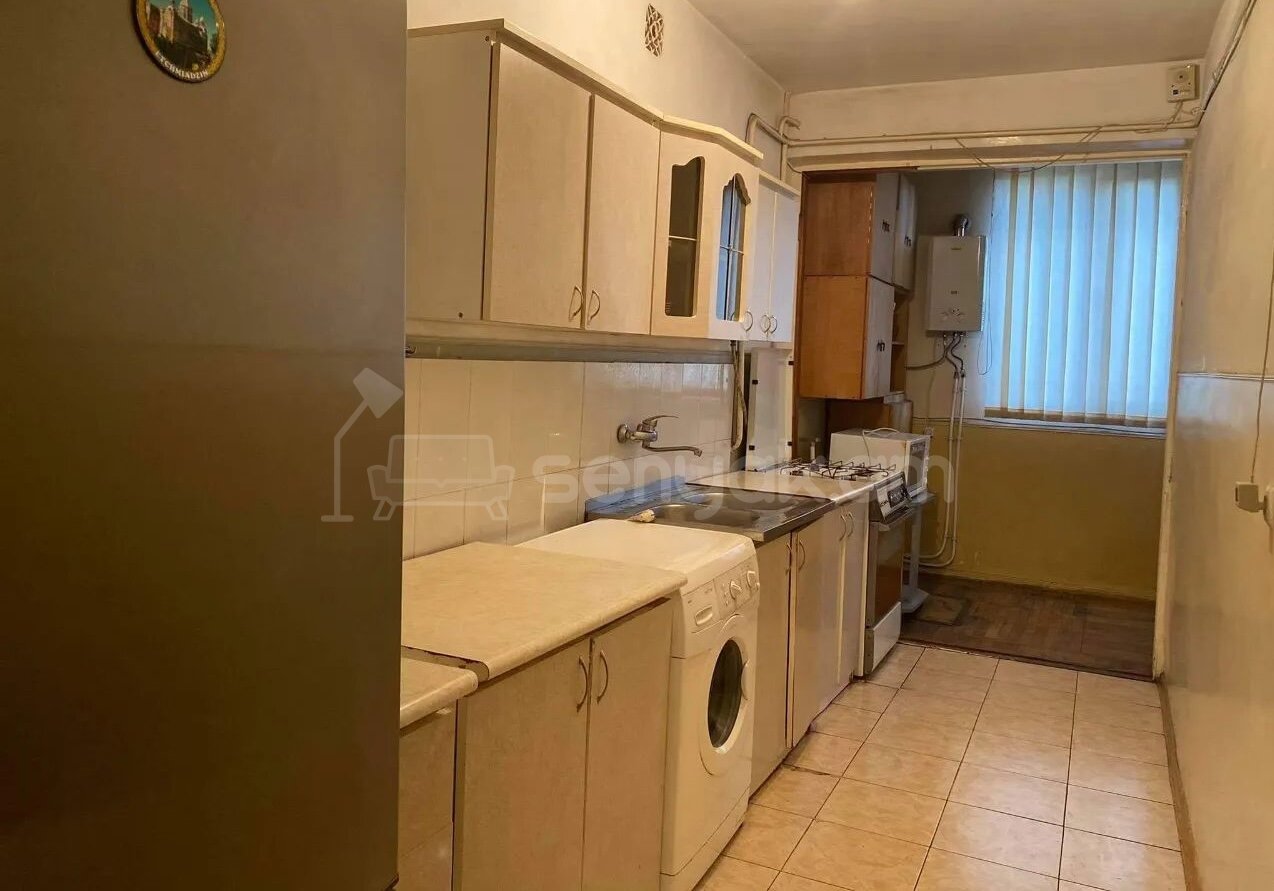 3 Սենյականոց Բնակարան Քարե Շենքում, 106քմ, 1/4 հարկ, Կոսմետիկ Վերանորոգված, Կահավորված, Արևկող