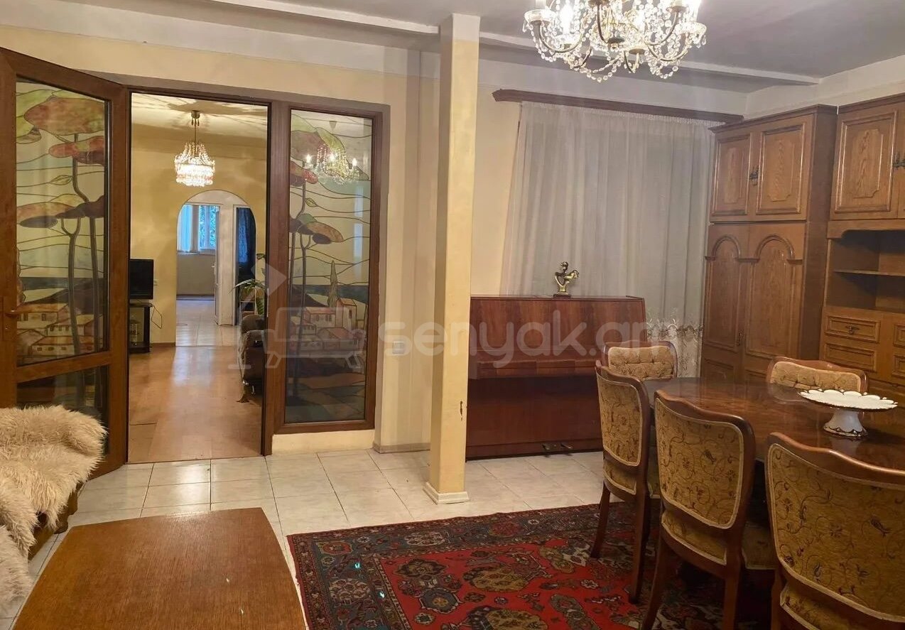 3 Սենյականոց Բնակարան Քարե Շենքում, 106քմ, 1/4 հարկ, Կոսմետիկ Վերանորոգված, Կահավորված, Արևկող