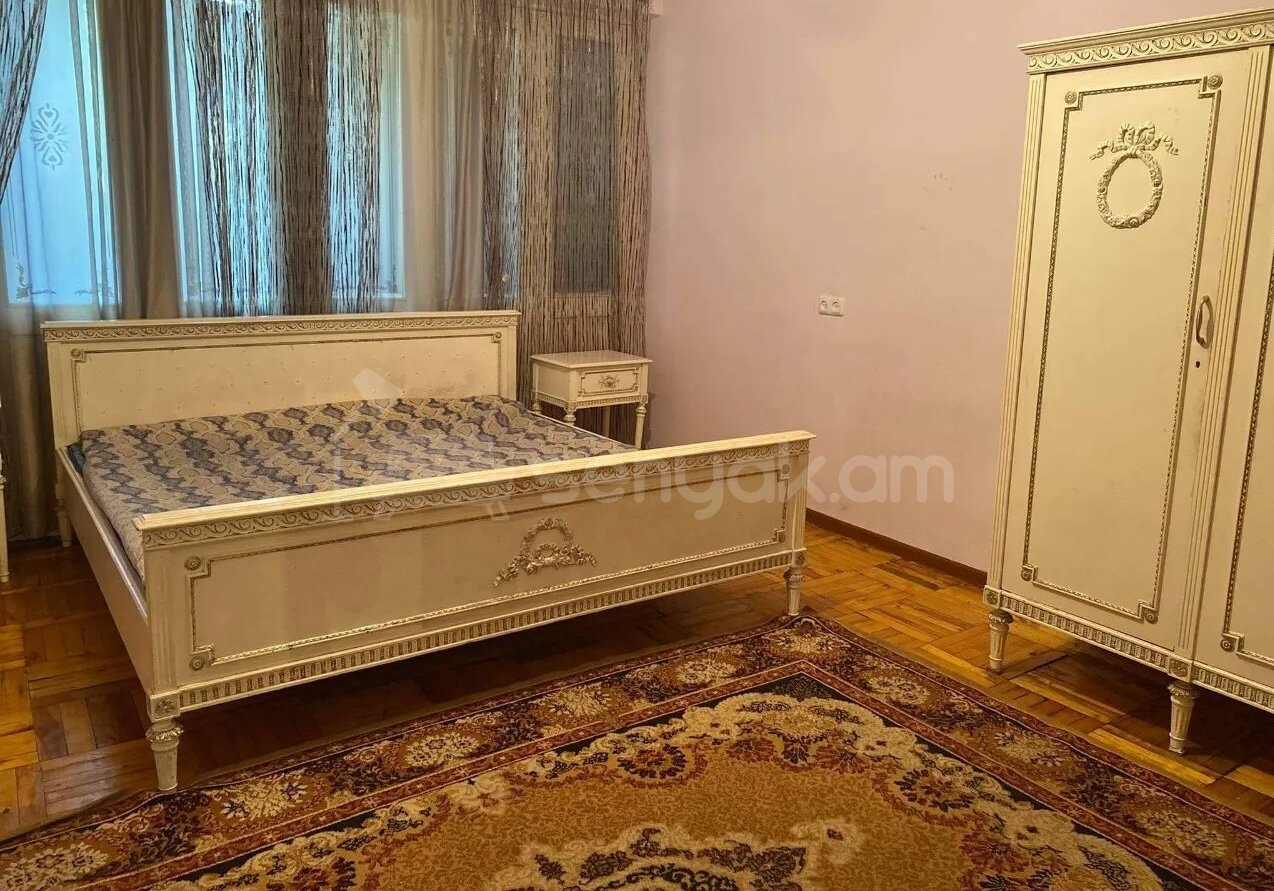 3 Սենյականոց Բնակարան Քարե Շենքում, 106քմ, 1/4 հարկ, Կոսմետիկ Վերանորոգված, Կահավորված, Արևկող