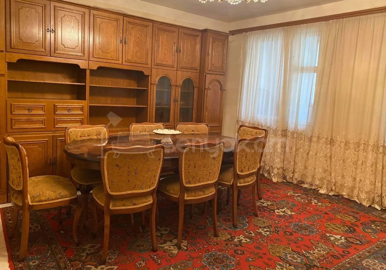 3 Սենյականոց Բնակարան Քարե Շենքում, 106քմ, 1/4 հարկ, Կոսմետիկ Վերանորոգված, Կահավորված, Արևկող