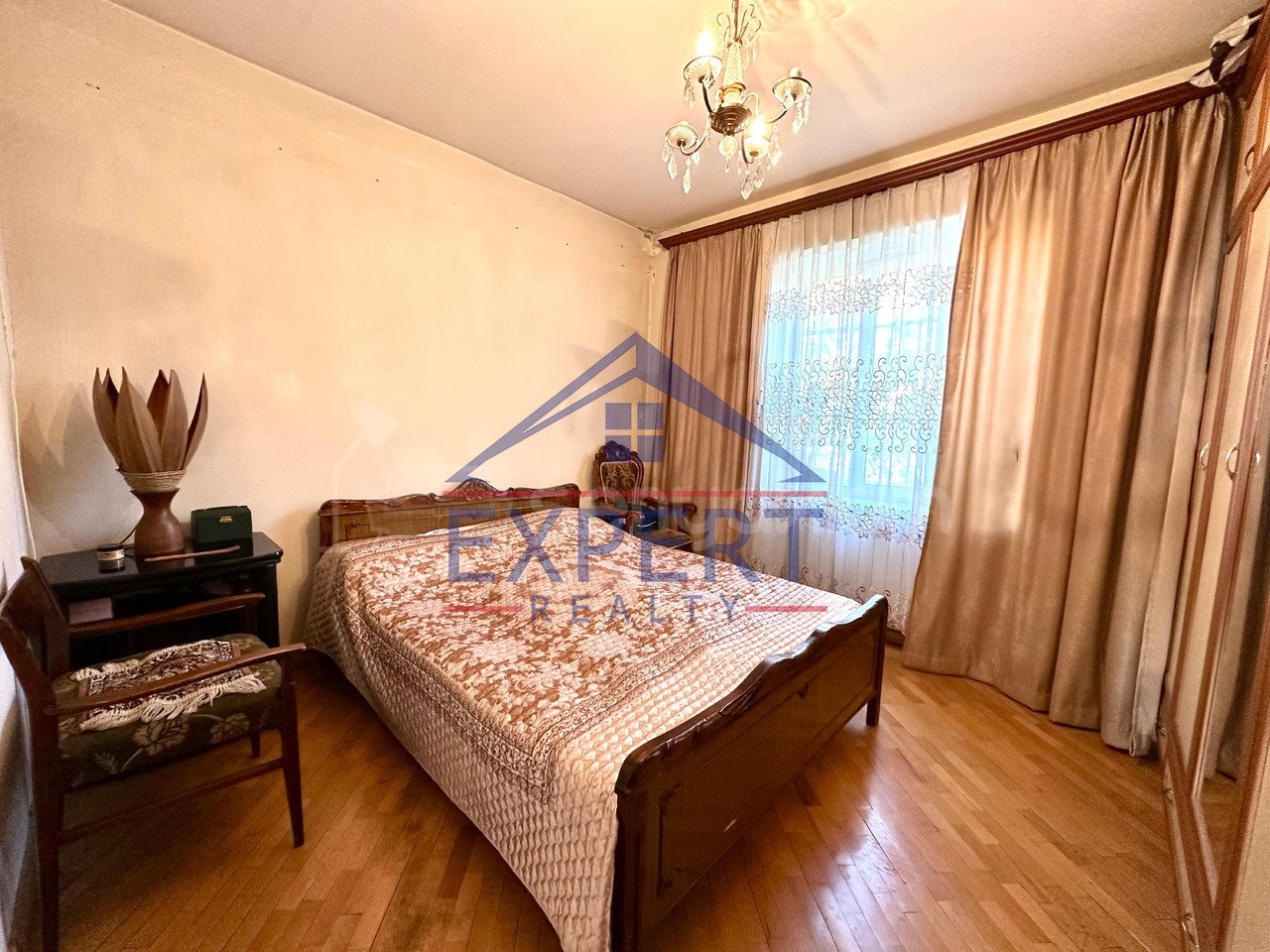 3 Սենյականոց Բնակարան Քարե Շենքում, 76քմ, 2/5 հարկ, Նորմալ Վիճակում