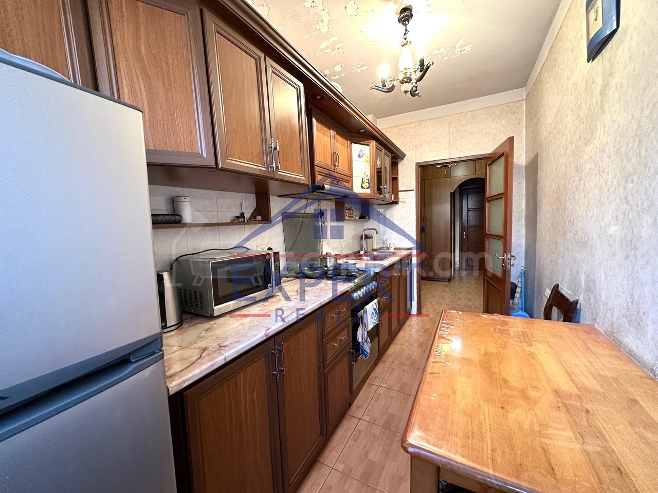 3 Սենյականոց Բնակարան Քարե Շենքում, 76քմ, 2/5 հարկ, Նորմալ Վիճակում