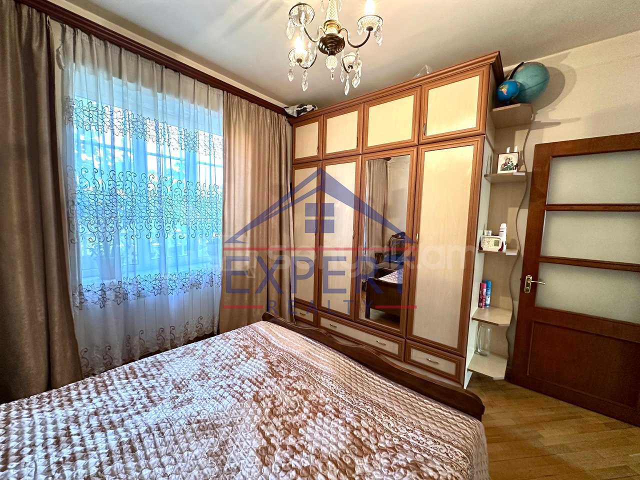 3 Սենյականոց Բնակարան Քարե Շենքում, 76քմ, 2/5 հարկ, Նորմալ Վիճակում